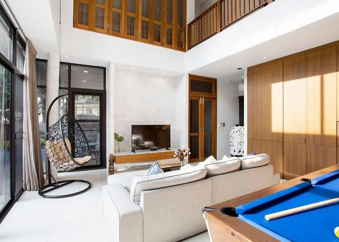 Luxury Pool Thonglor 曼谷